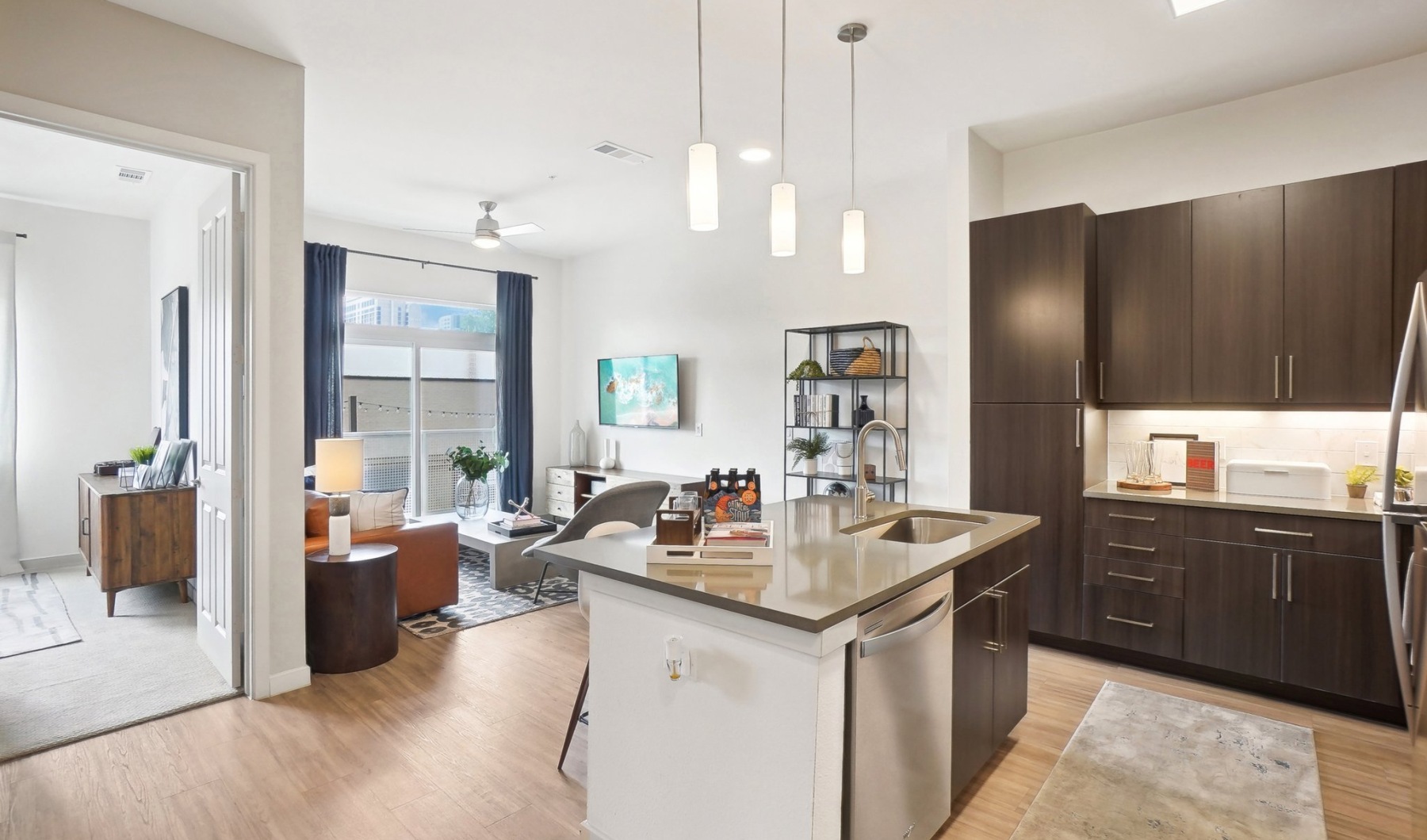 Perfect Blend of Sophistication and Comfort Perfect Blend of Sophistication and Comfort